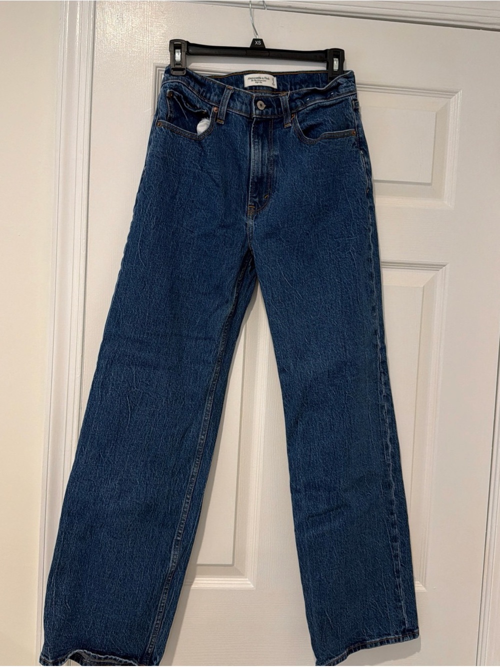 Abercrombie & Fitch Blue 90s High-Rise Relaxed Mom Jeans